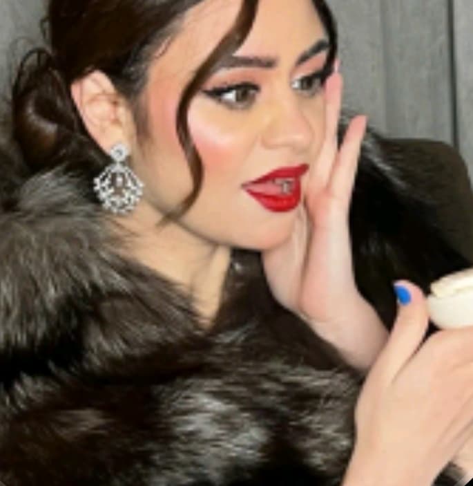 moony  makeup artist