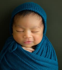 Newborn Cake smash Family  photographer in Doha Qatar🇶🇦