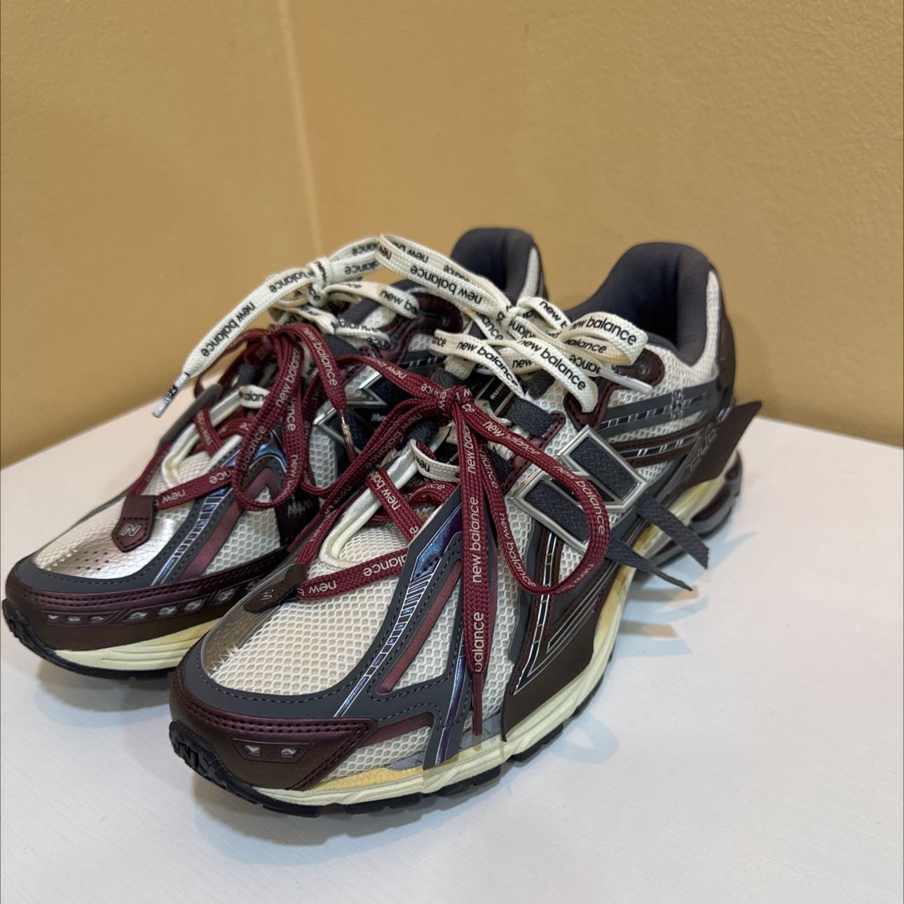 حذاء NEW BALANCE جديد